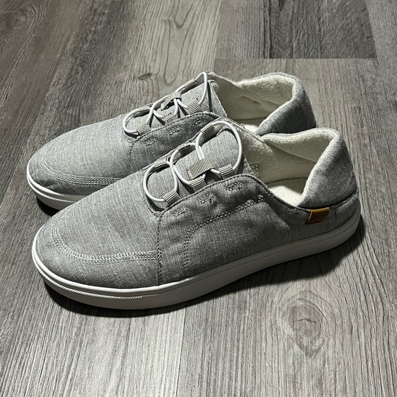 STQ Gray Slip On Shoes - Size Women’s 8.5 - No Box - Picture 1 of 6